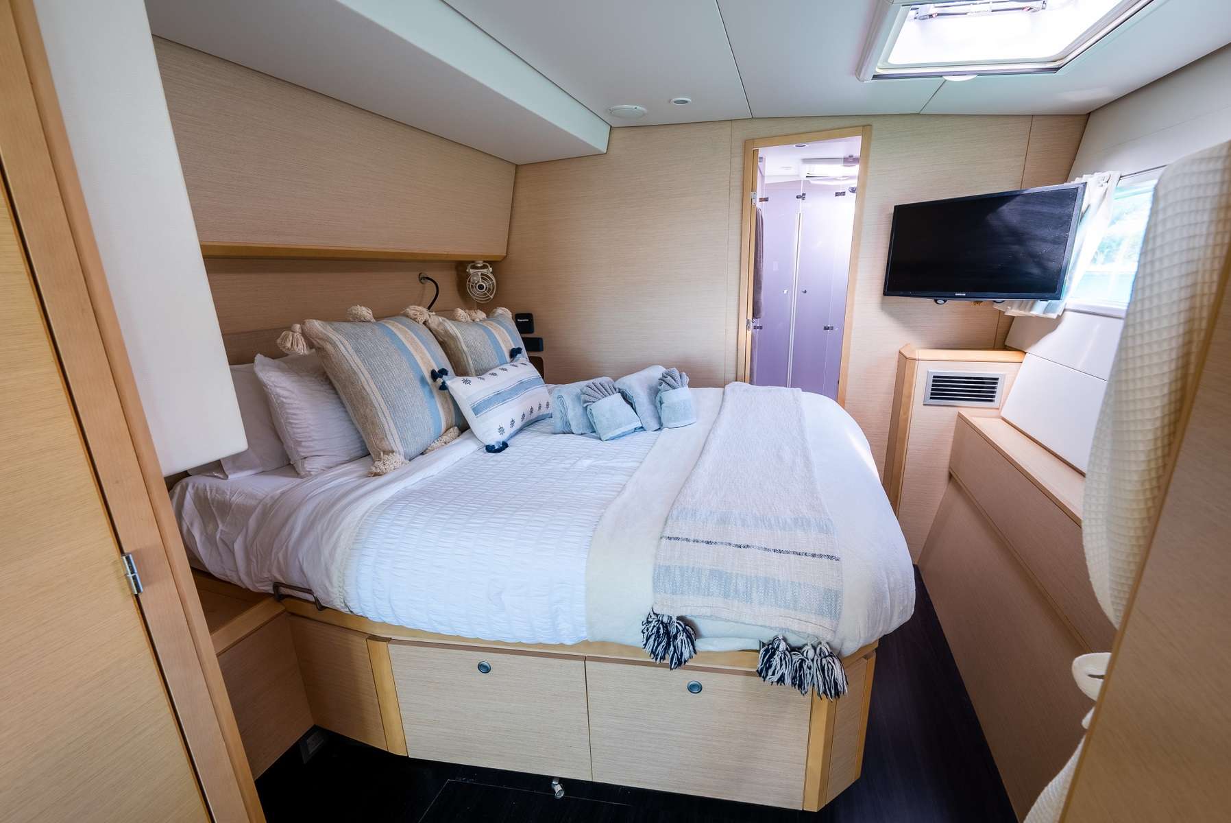 Sip Sip Yacht Charter - Master cabin sleeping area