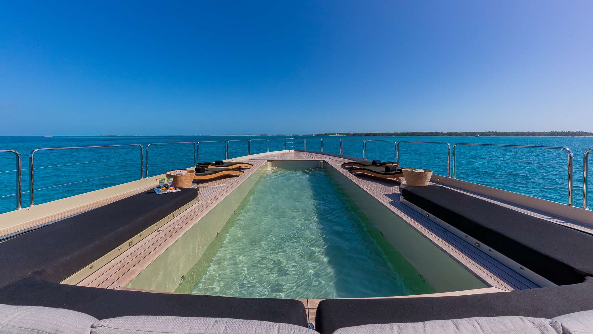 DB9 Yacht Charter - Foredeck Swimming Pool