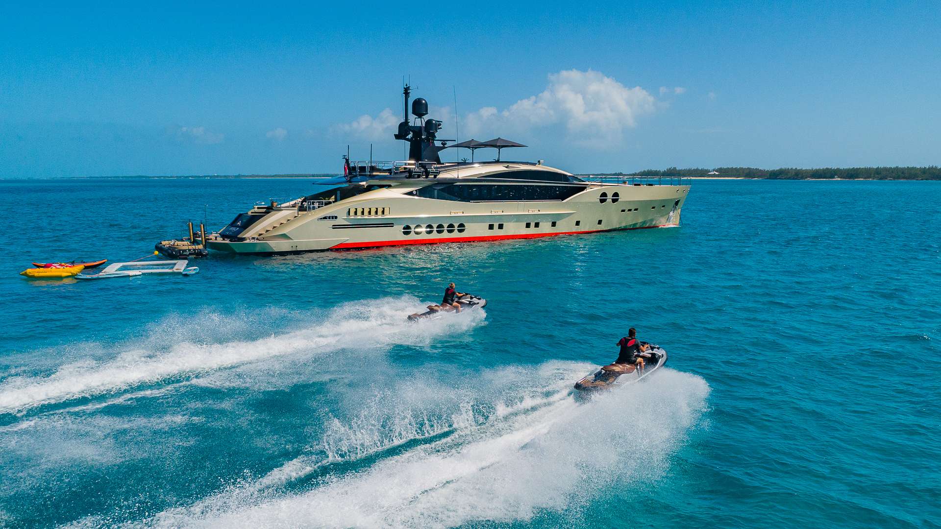 DB9 Yacht Charter - Water Toys