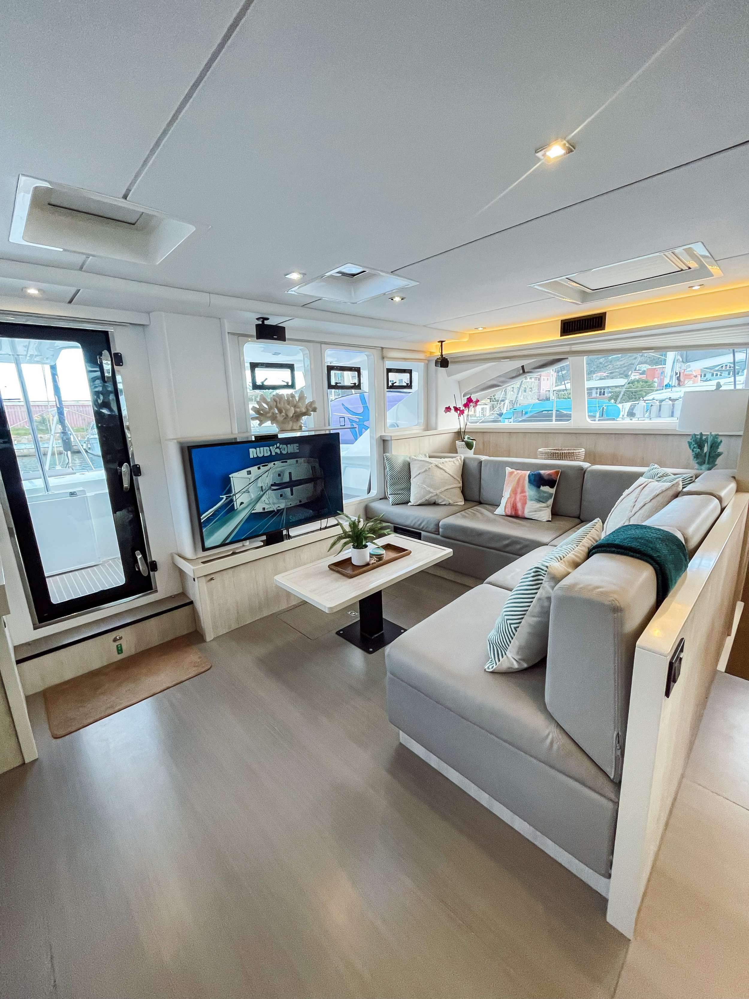 RUBY ONE Yacht Charter - Lounging saloon area