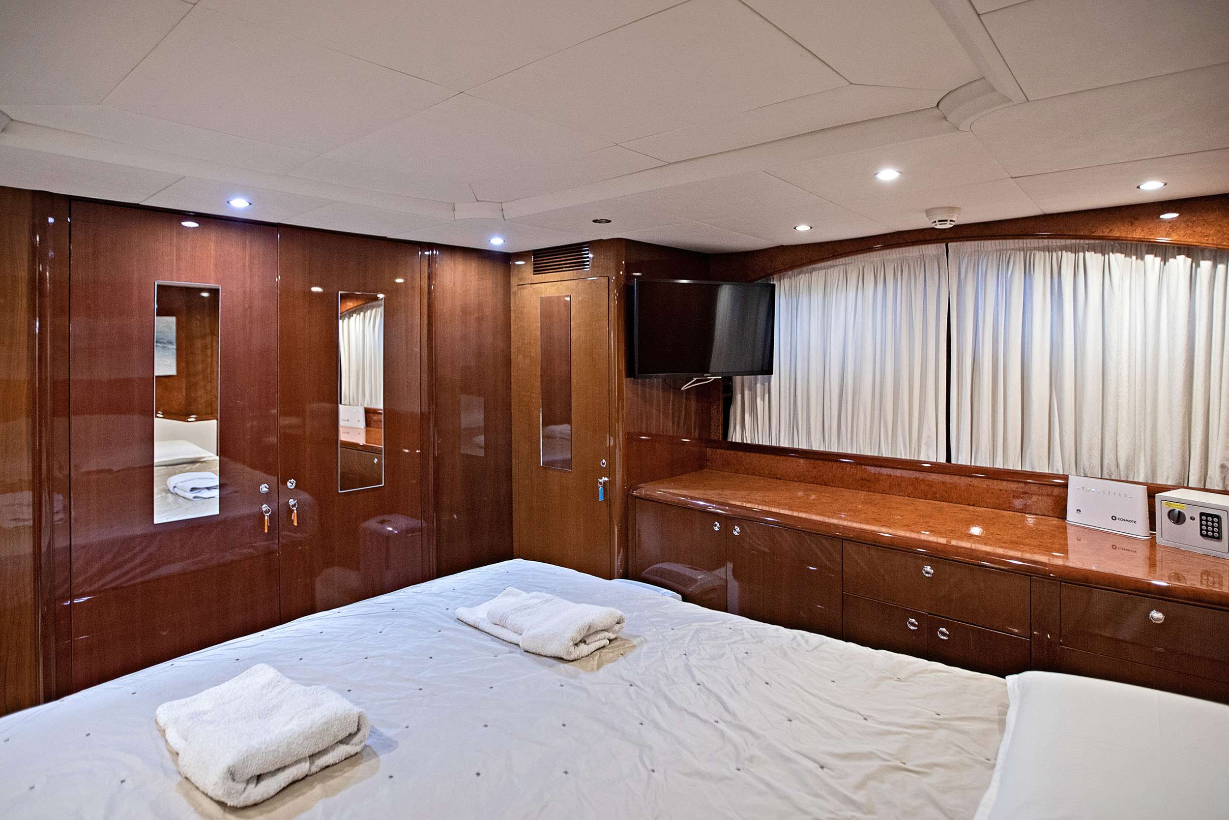 THEION Yacht Charter - VIP cabin other view