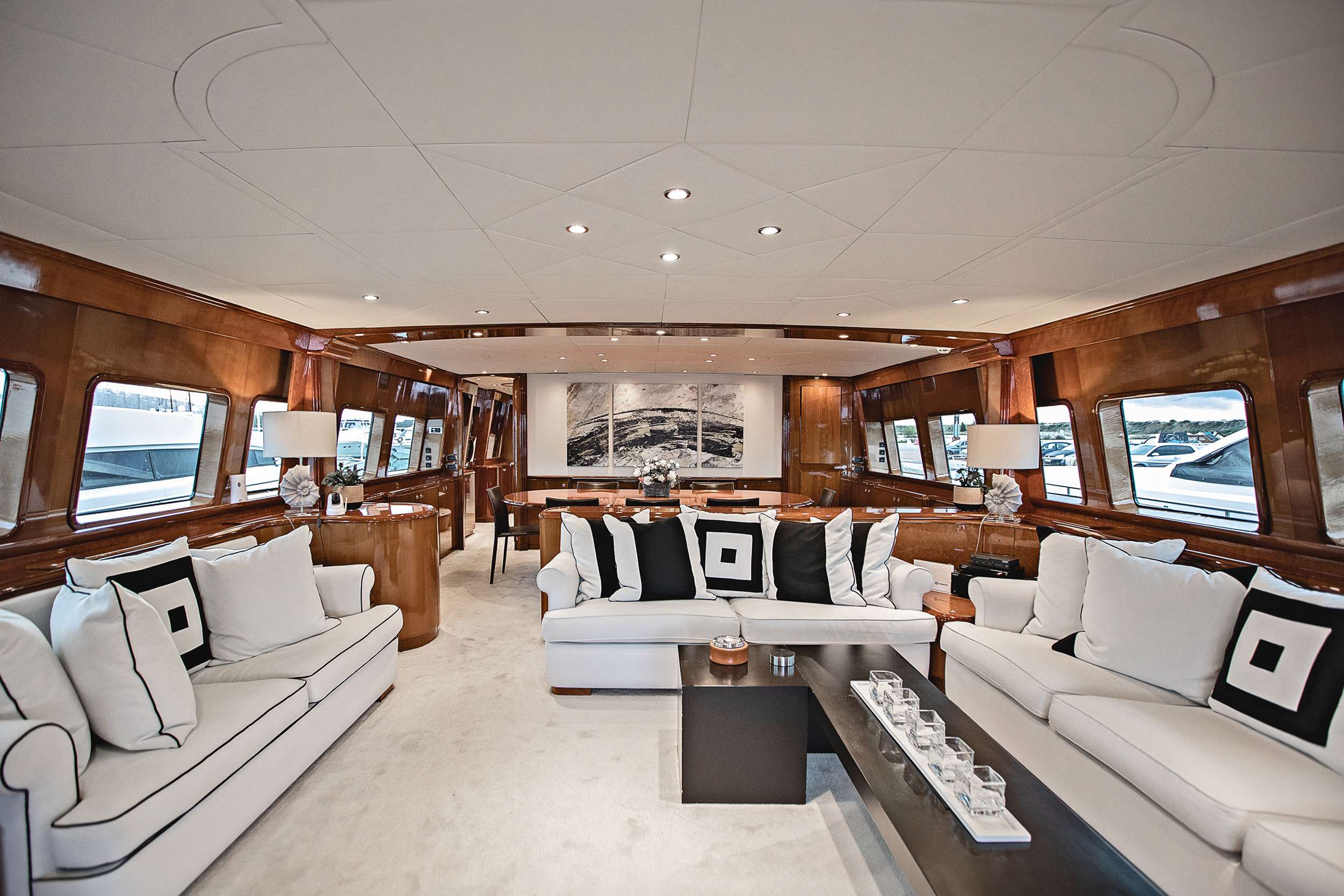 THEION Yacht Charter - Salon