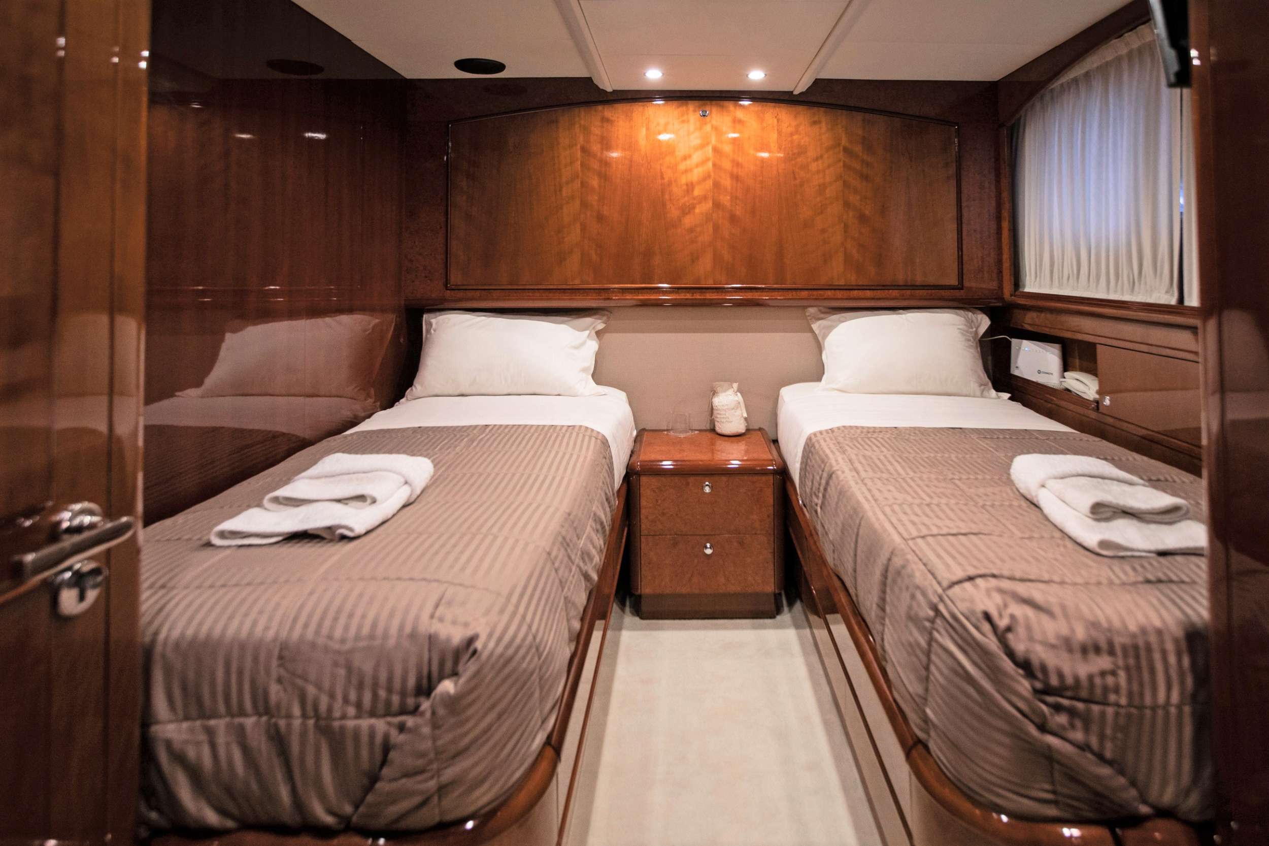 THEION Yacht Charter - Twin cabin I