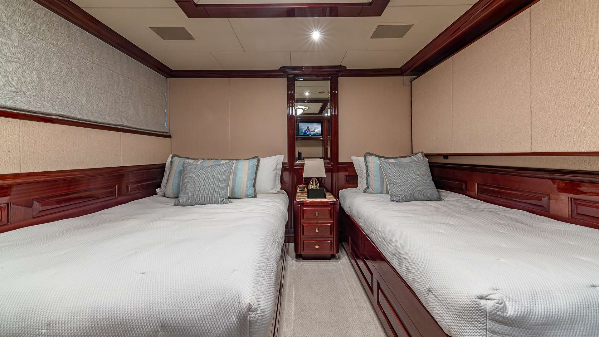 LADY ELAINE Yacht Charter - One of Two Double/Twin Staterooms