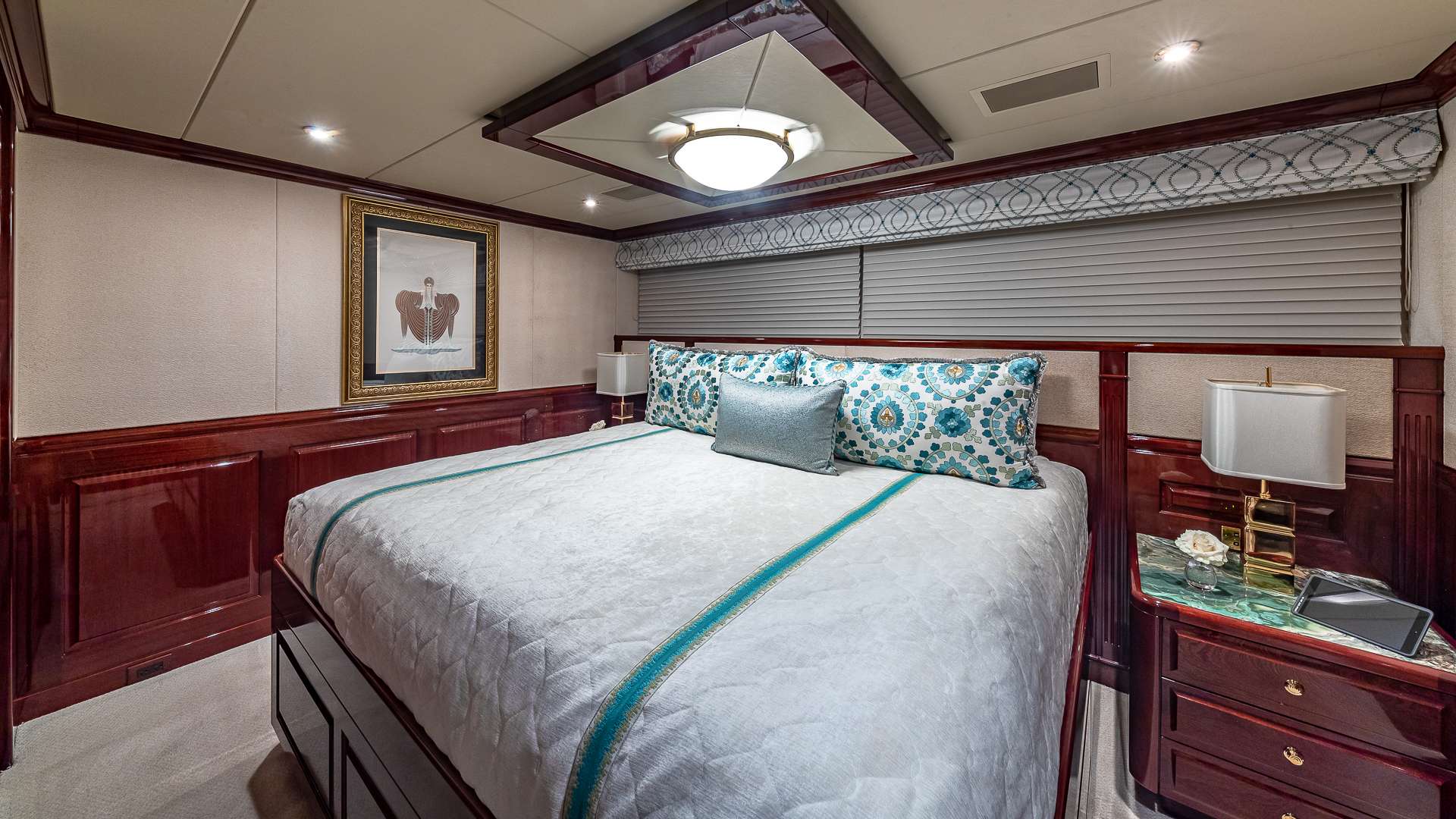 LADY ELAINE Yacht Charter - King Stateroom