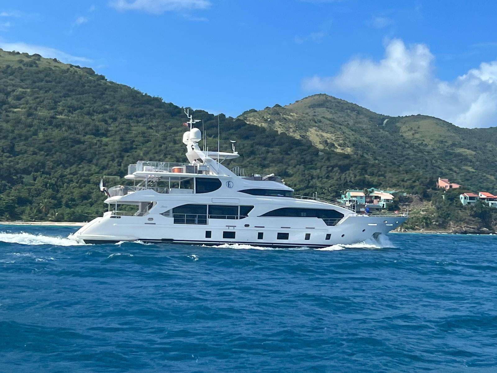 JUS CHILL'N 3 Yacht Charter - Ritzy Charters