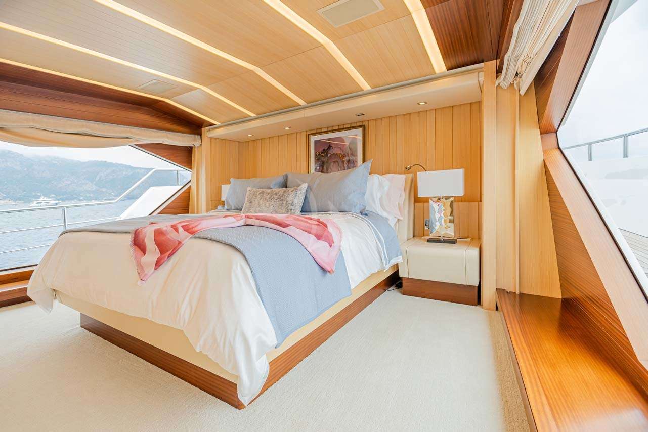 JUS CHILL'N 3 Yacht Charter - On-Deck Master Stateroom