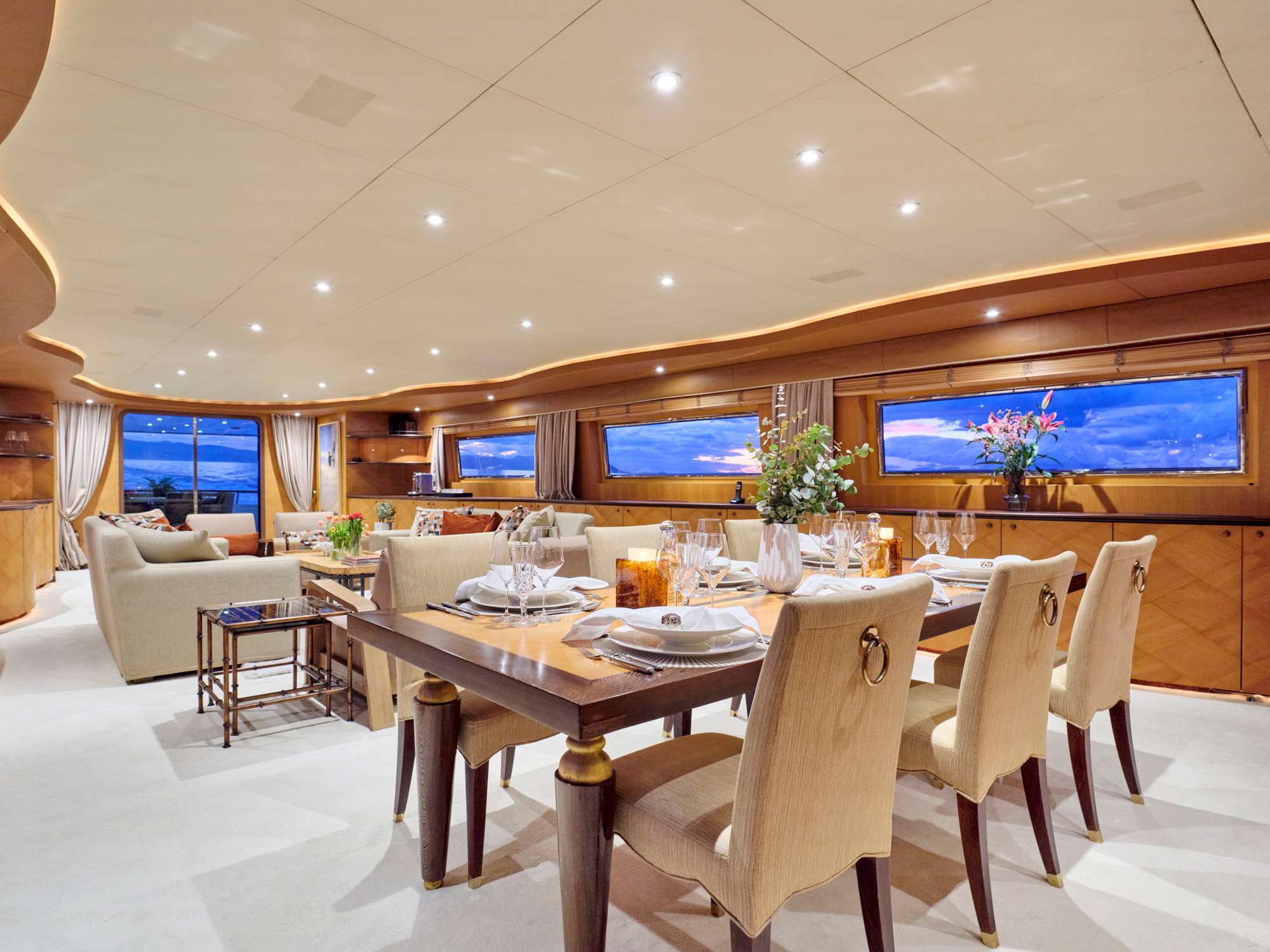 MOBIUS Yacht Charter - Dining area