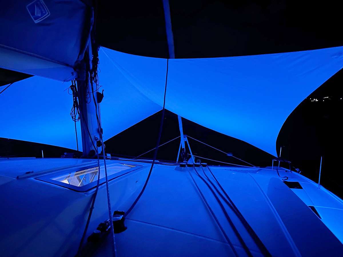 JIOIA 3 Yacht Charter - Night time illumination