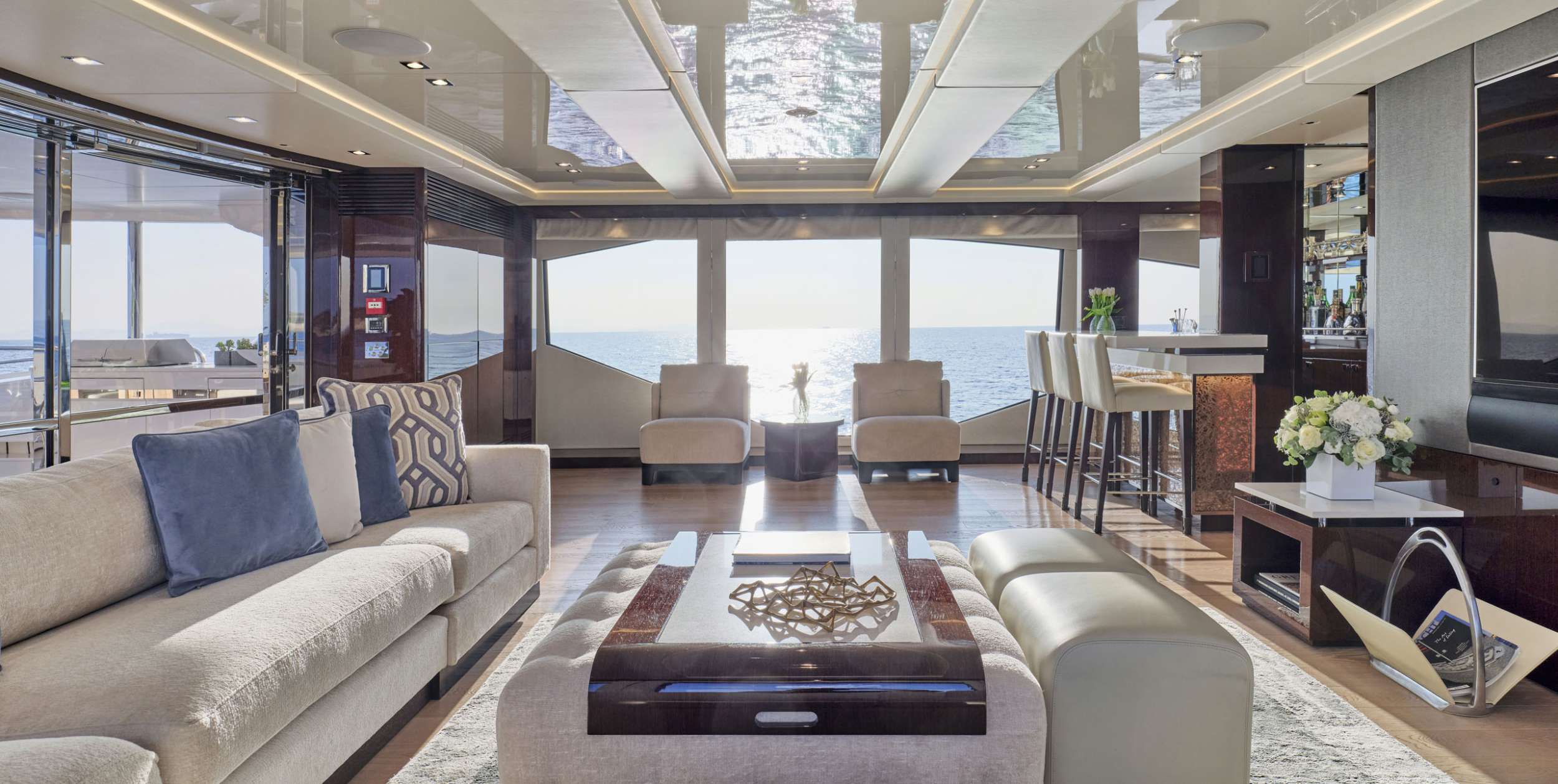 AQUA LIBRA Yacht Charter - Bow Lounge Area