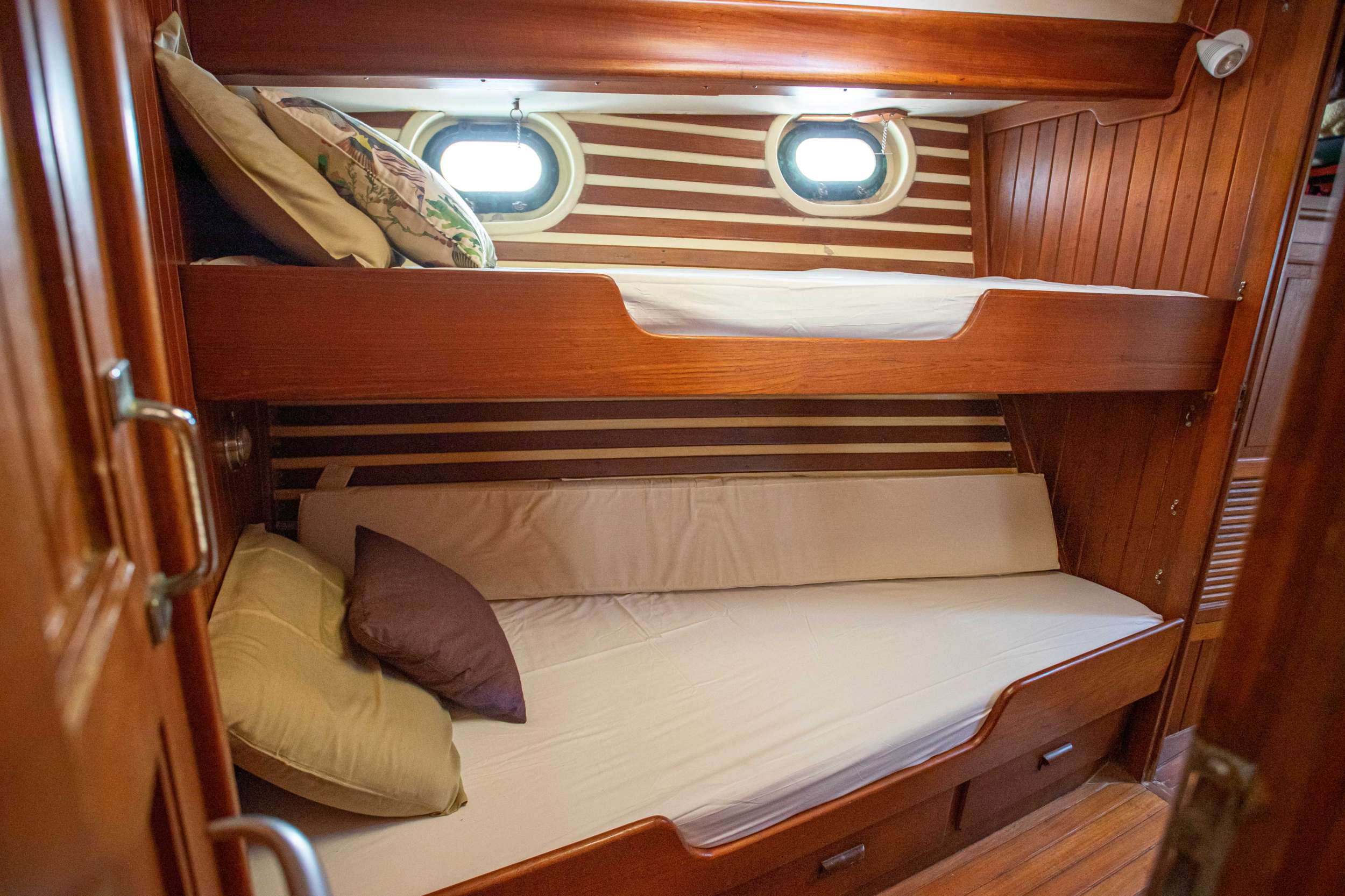 port forward bank cabin