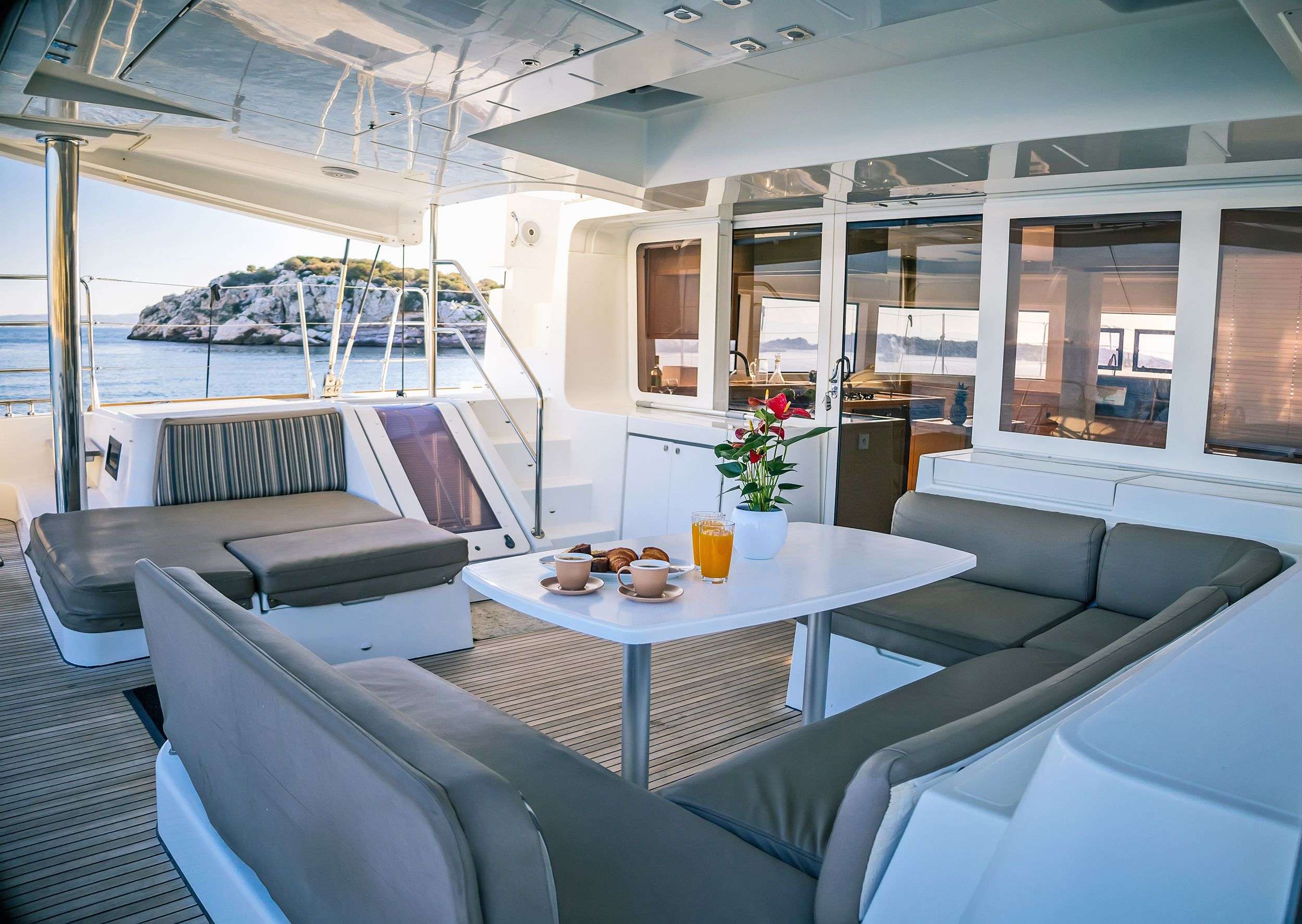 WHITE PEARL | Photo 11