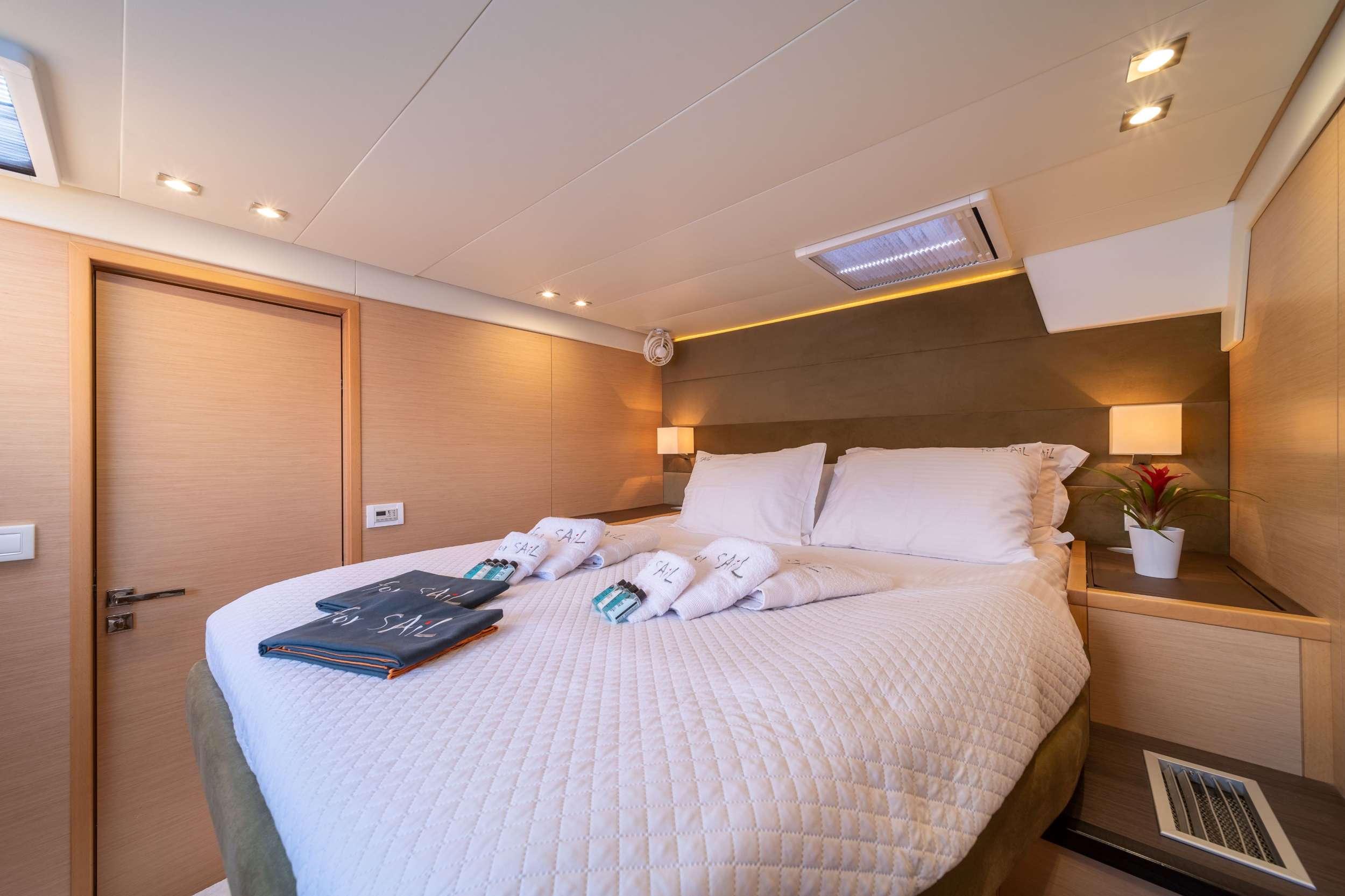 FOR SAIL (ex ALYSSA) Yacht Charter - Double Cabin