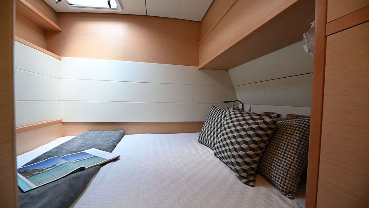 ROYAL FLUSH Yacht Charter - Double Cabin