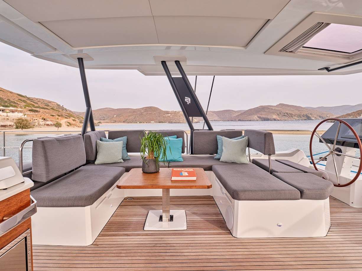 Flybridge Saloon