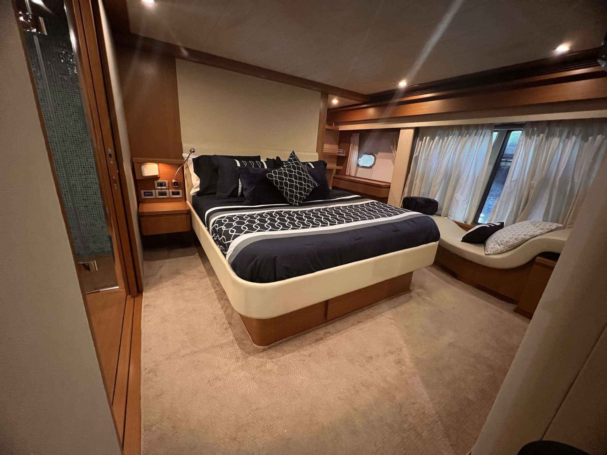 DESTINY Yacht Charter - Master King Stateroom