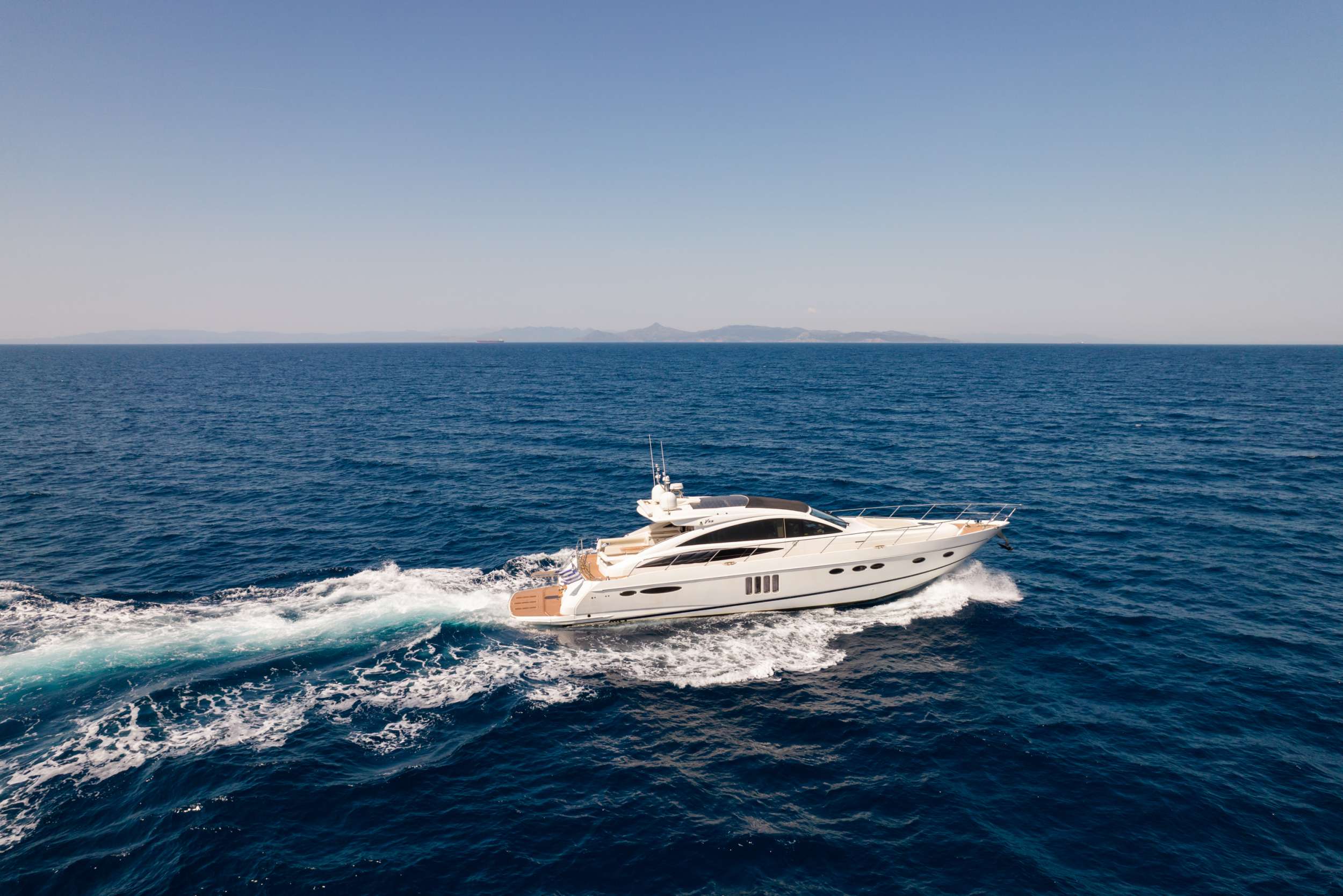 Yacht Charter MOJO | Ritzy Charters