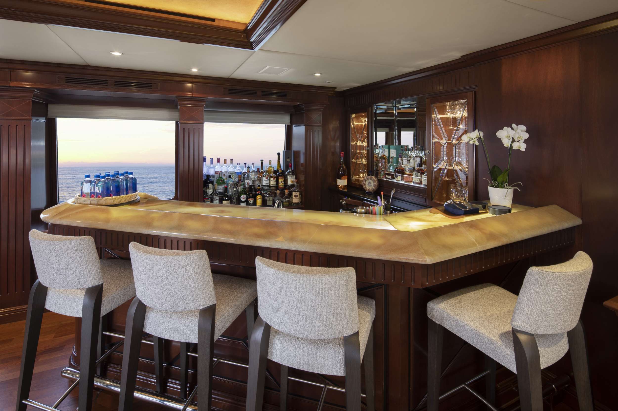 SECOND LOVE Yacht Charter - Sky Lounge Bar