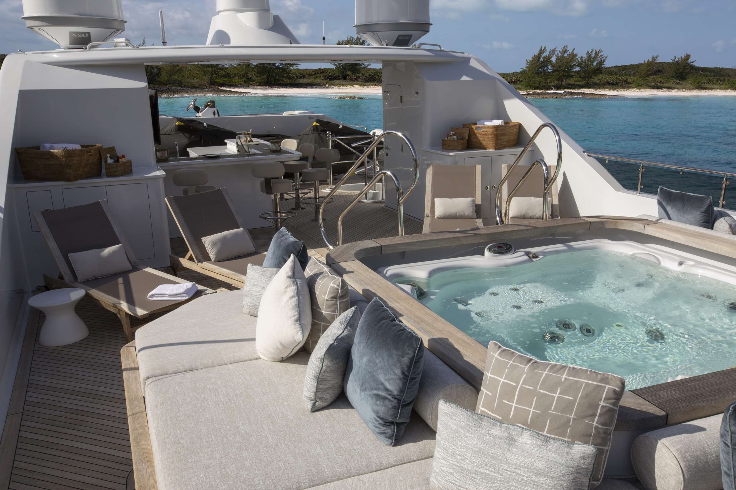 SECOND LOVE Yacht Charter - Sun Deck with Jacuzzi