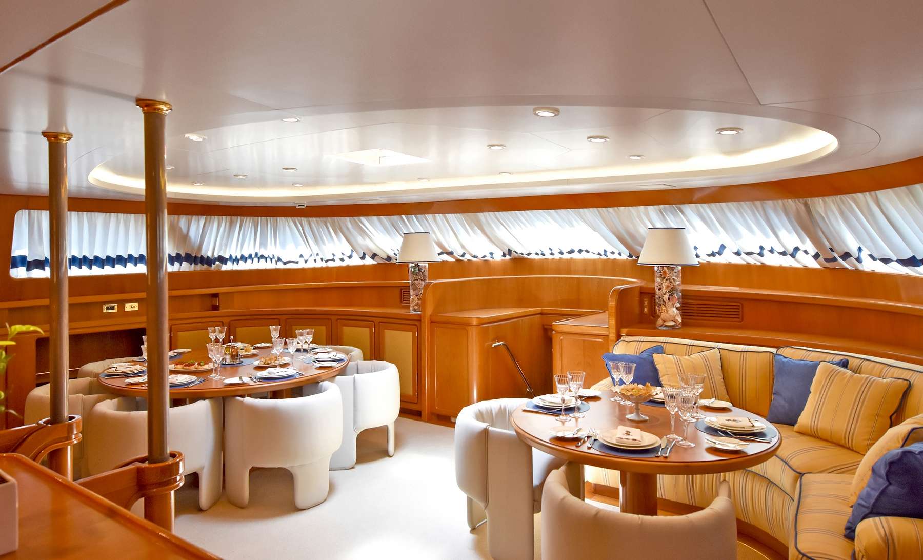 TAMARITA Yacht Charter - Dining