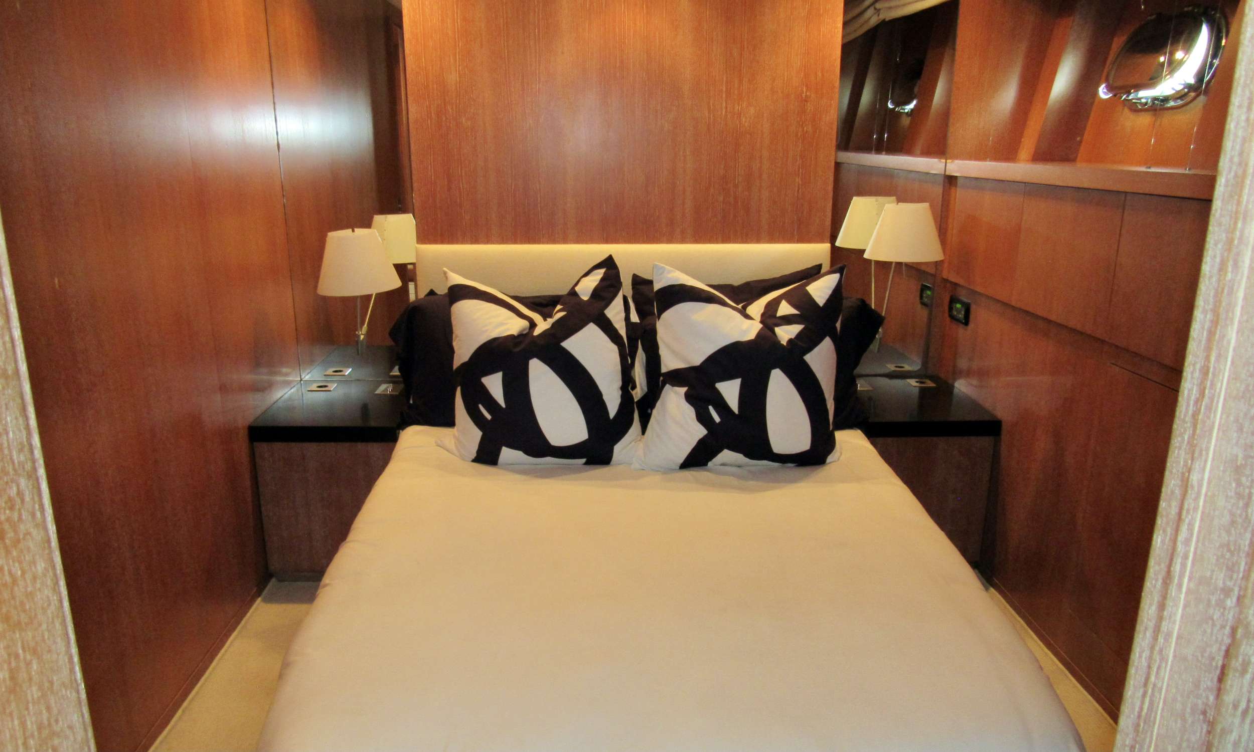 SMILE Yacht Charter - Guest Double Stateroom
