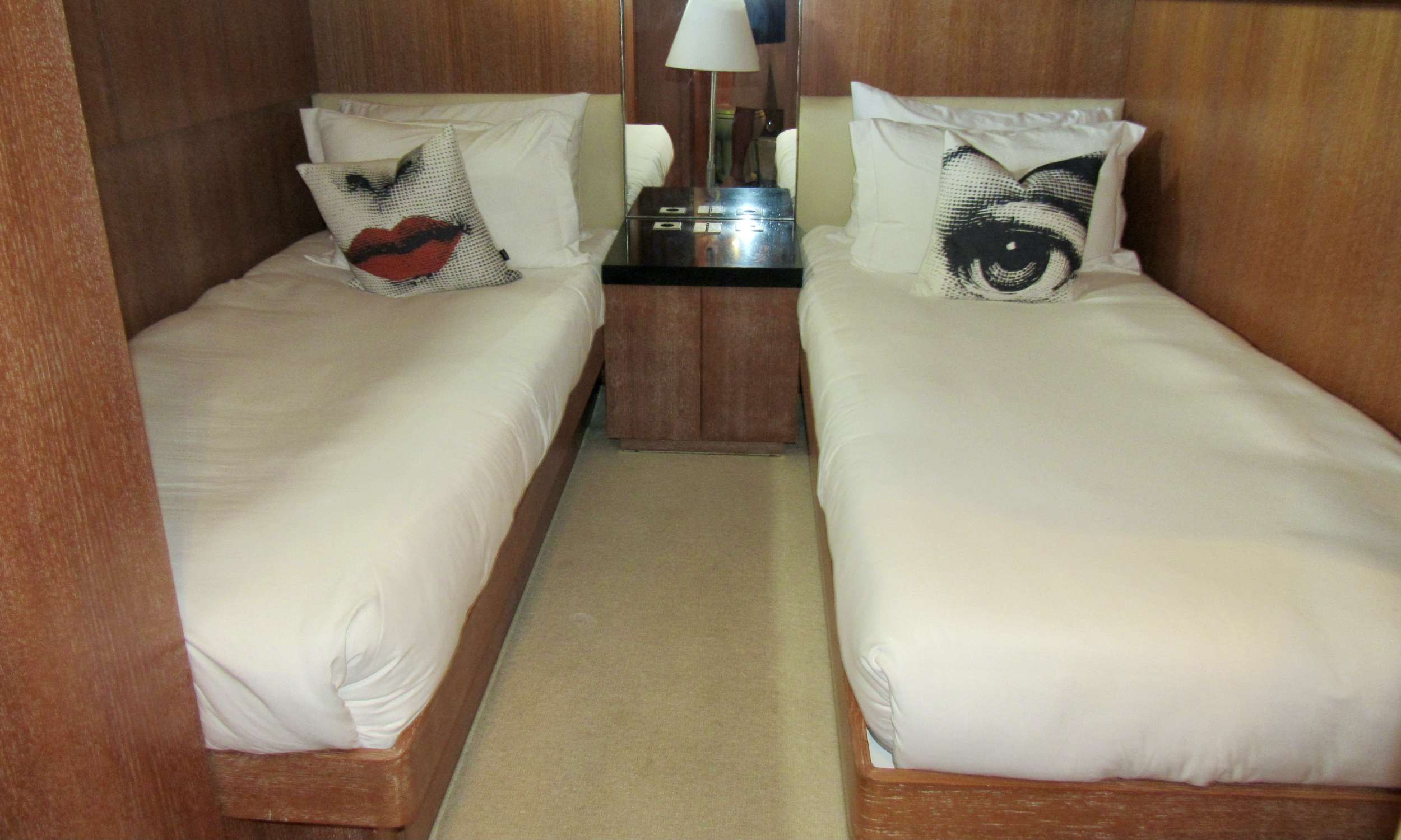 SMILE Yacht Charter - Guest Twin Stateroom