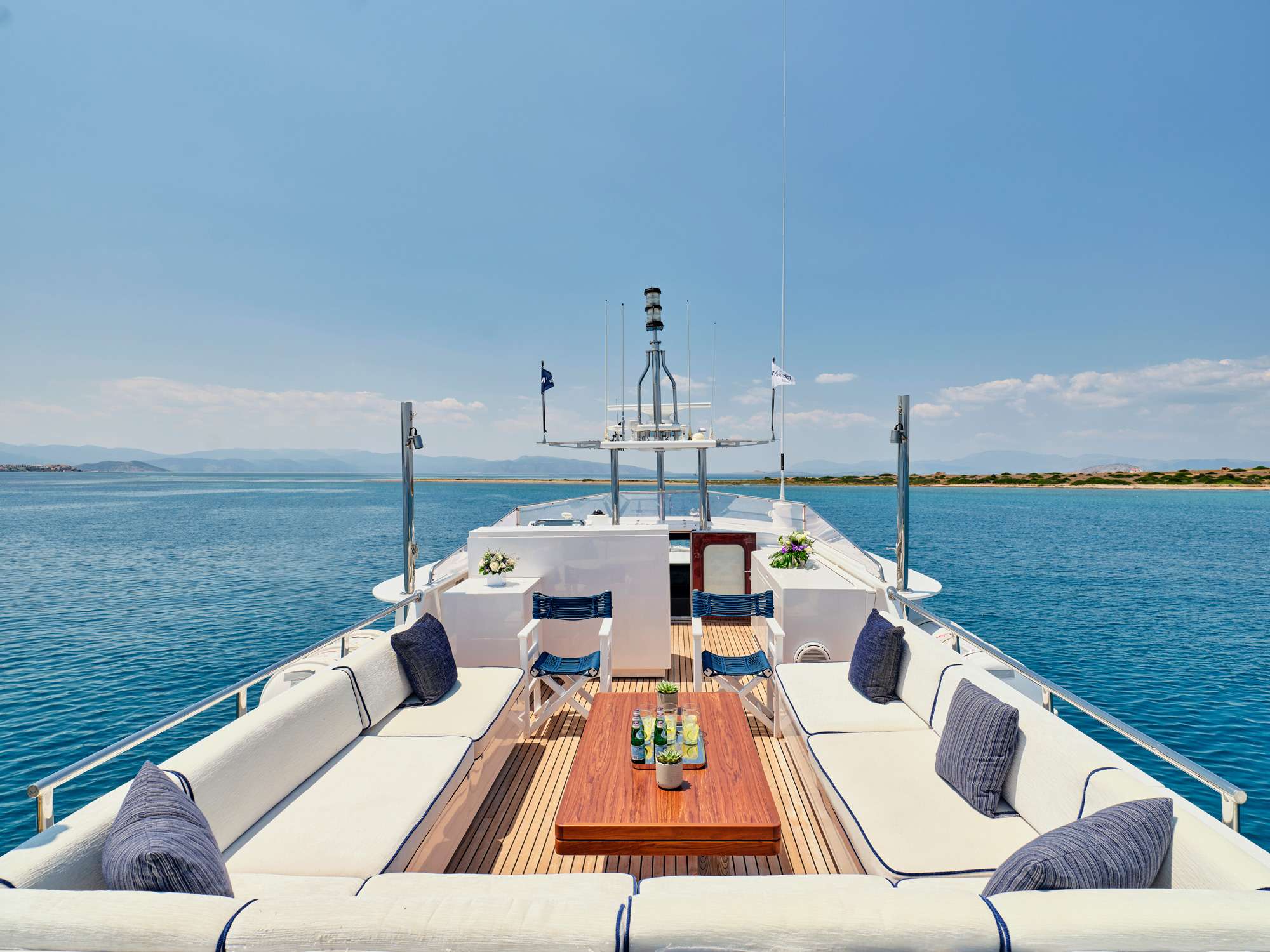 ALAYA Yacht Charter - Sundeck