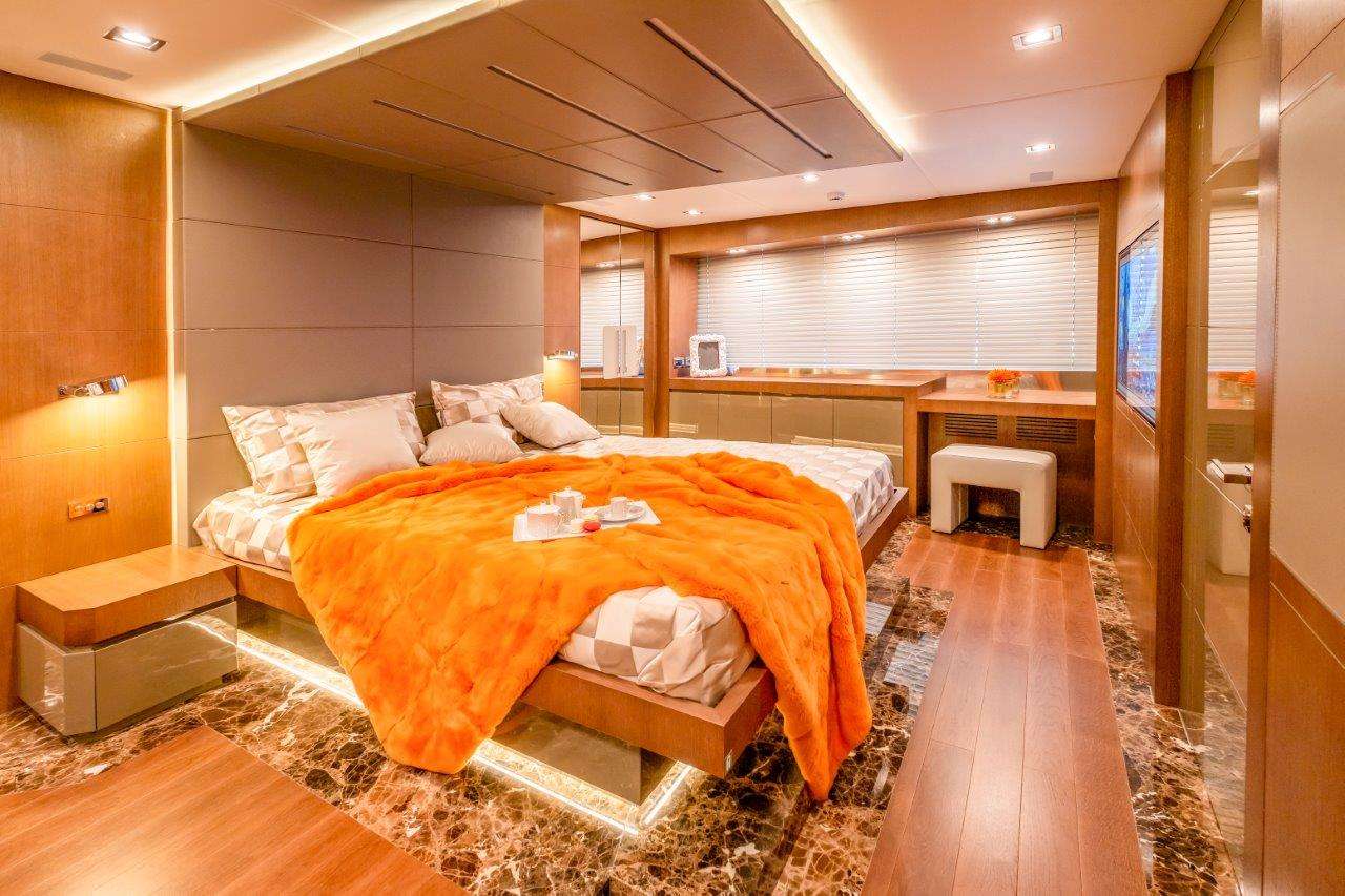 BACCARAT Yacht Charter - Master bedroom
