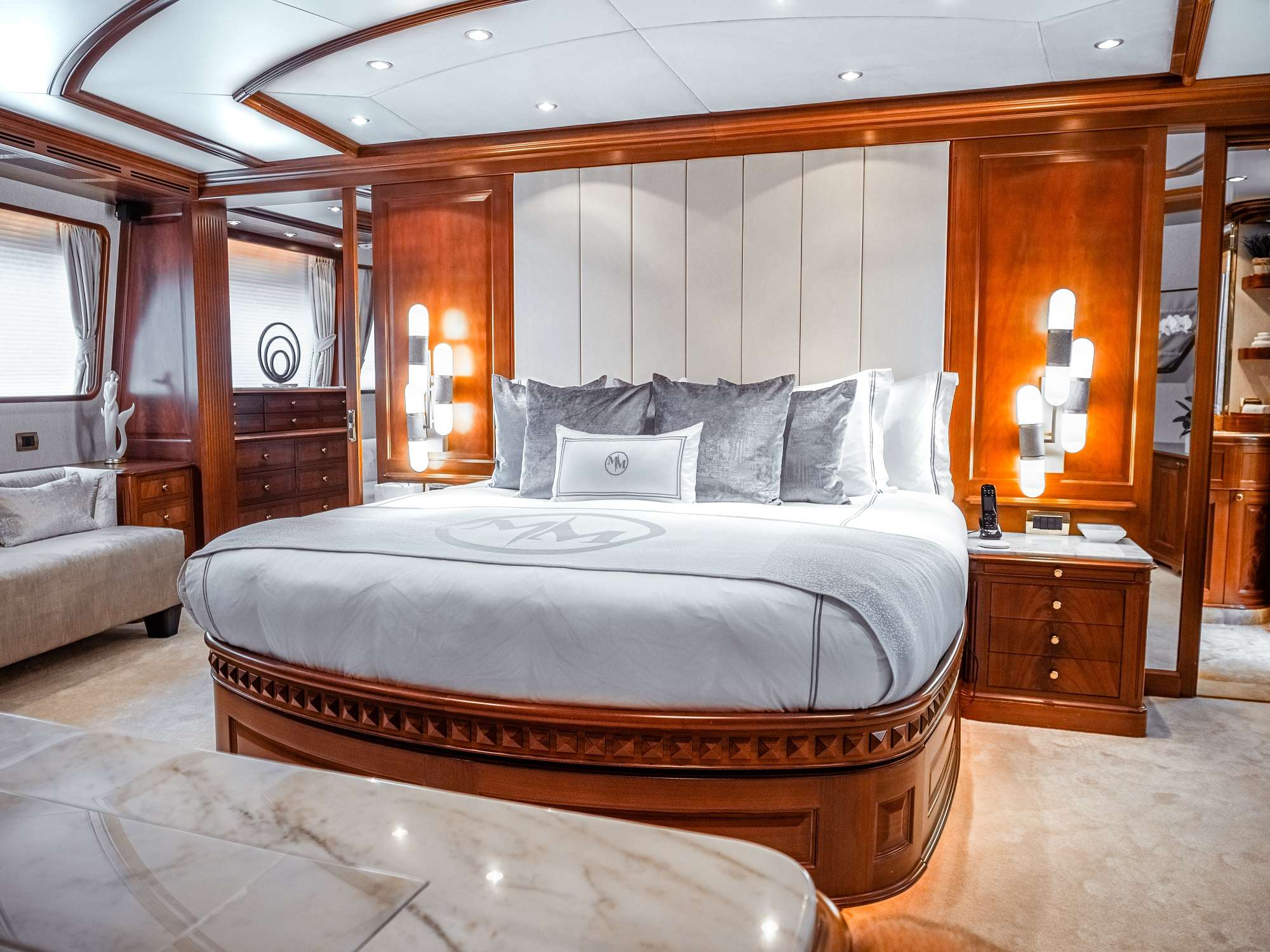 Mamma Mia Yacht Charter - Master stateroom