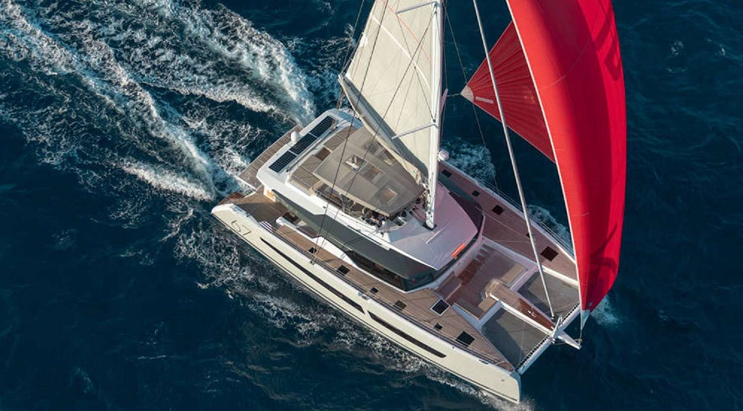 LOOMA Yacht Charter - LOOMA SISTERSHIP sailing