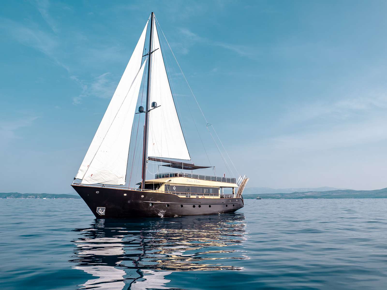 Yacht Charter Santa Clara | Ritzy Charters