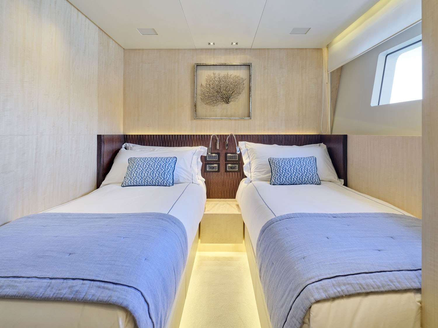 RARE DIAMOND Yacht Charter - Twin Stateroom I