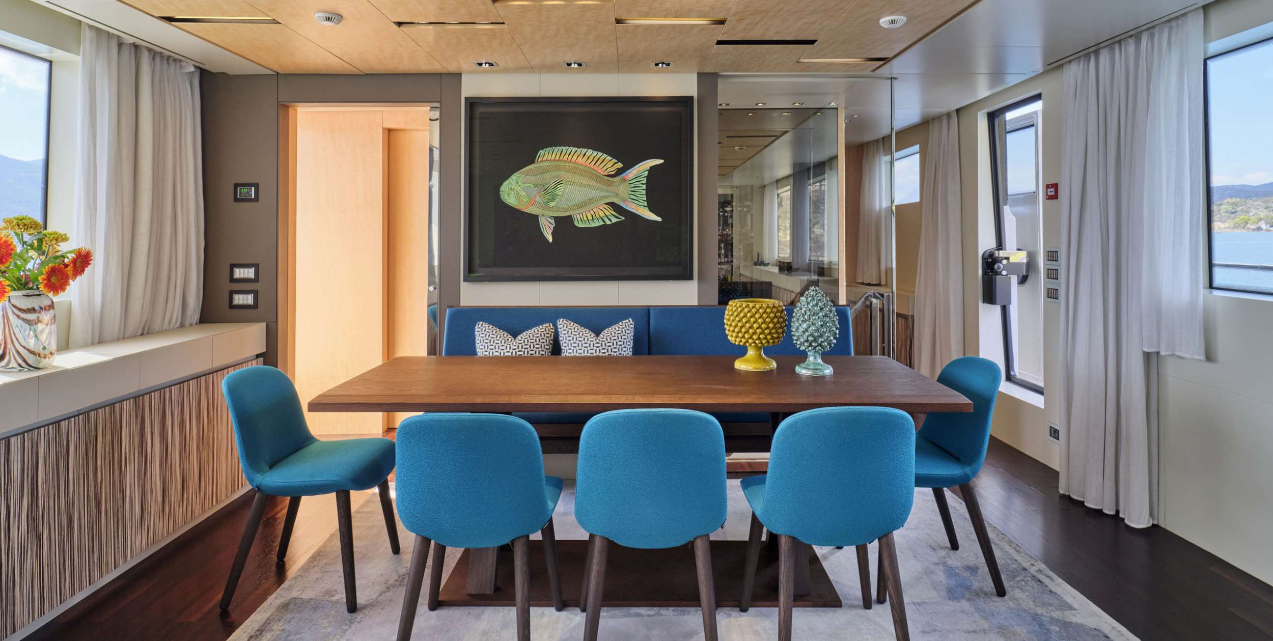 Main Deck Dining Area 
