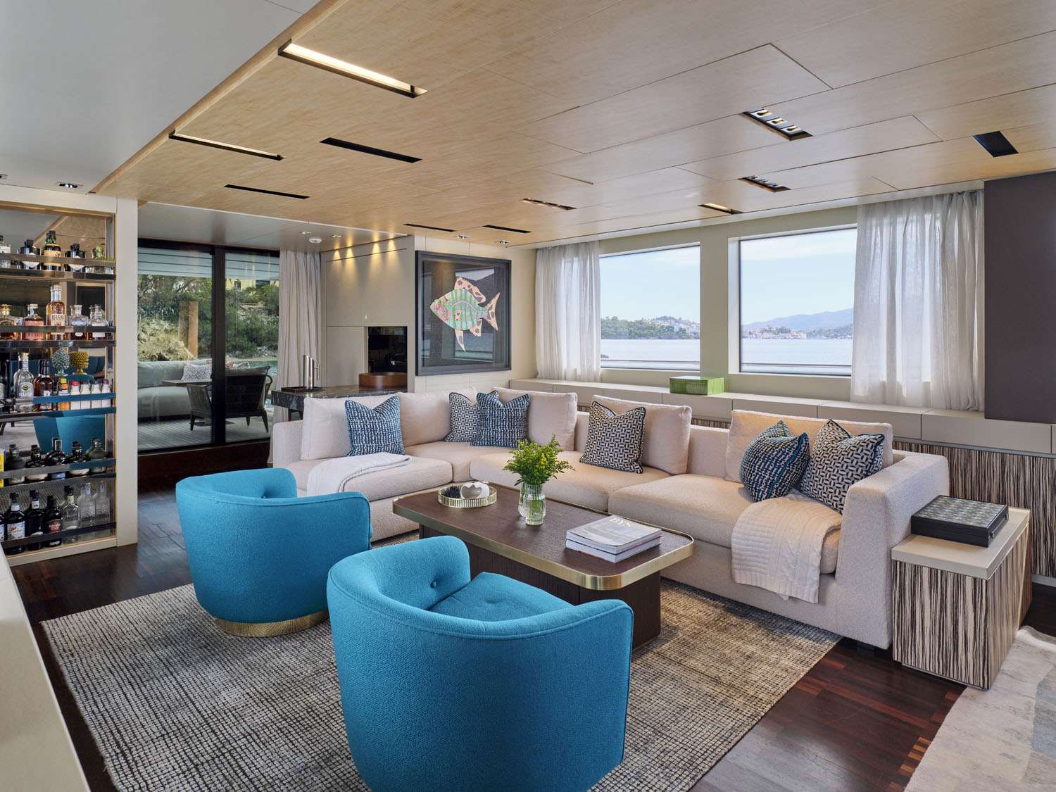RARE DIAMOND Yacht Charter - Main Deck Salon