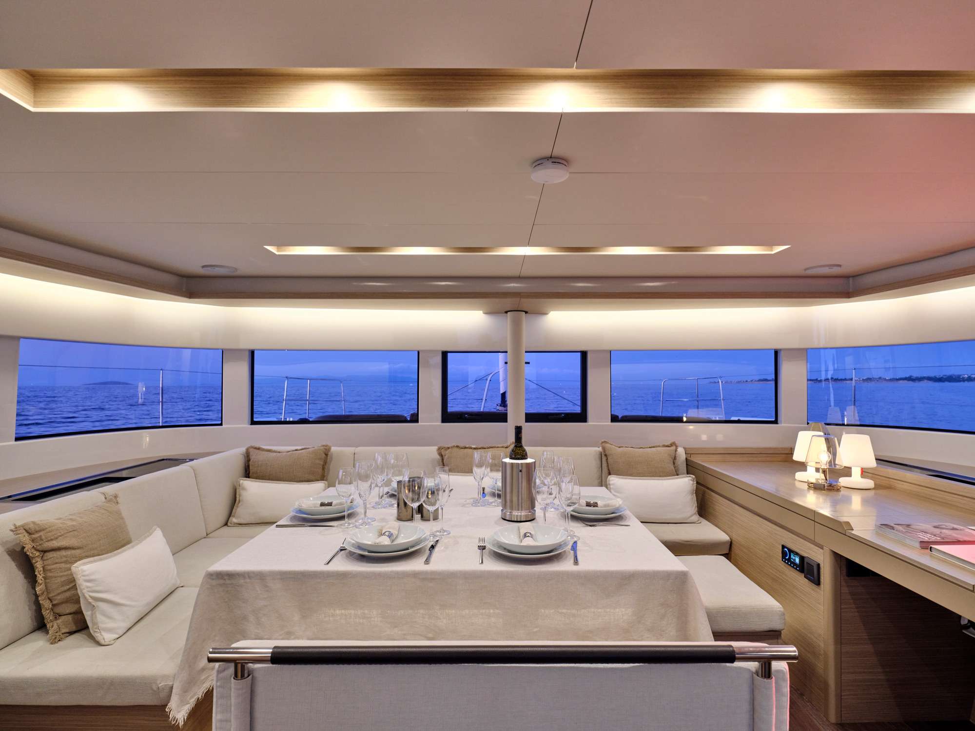 EFKRATI Yacht Charter - Dining area