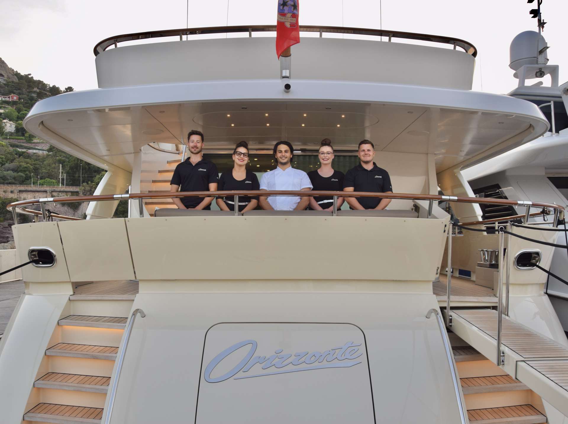Yacht Charter ORIZZONTE Crew