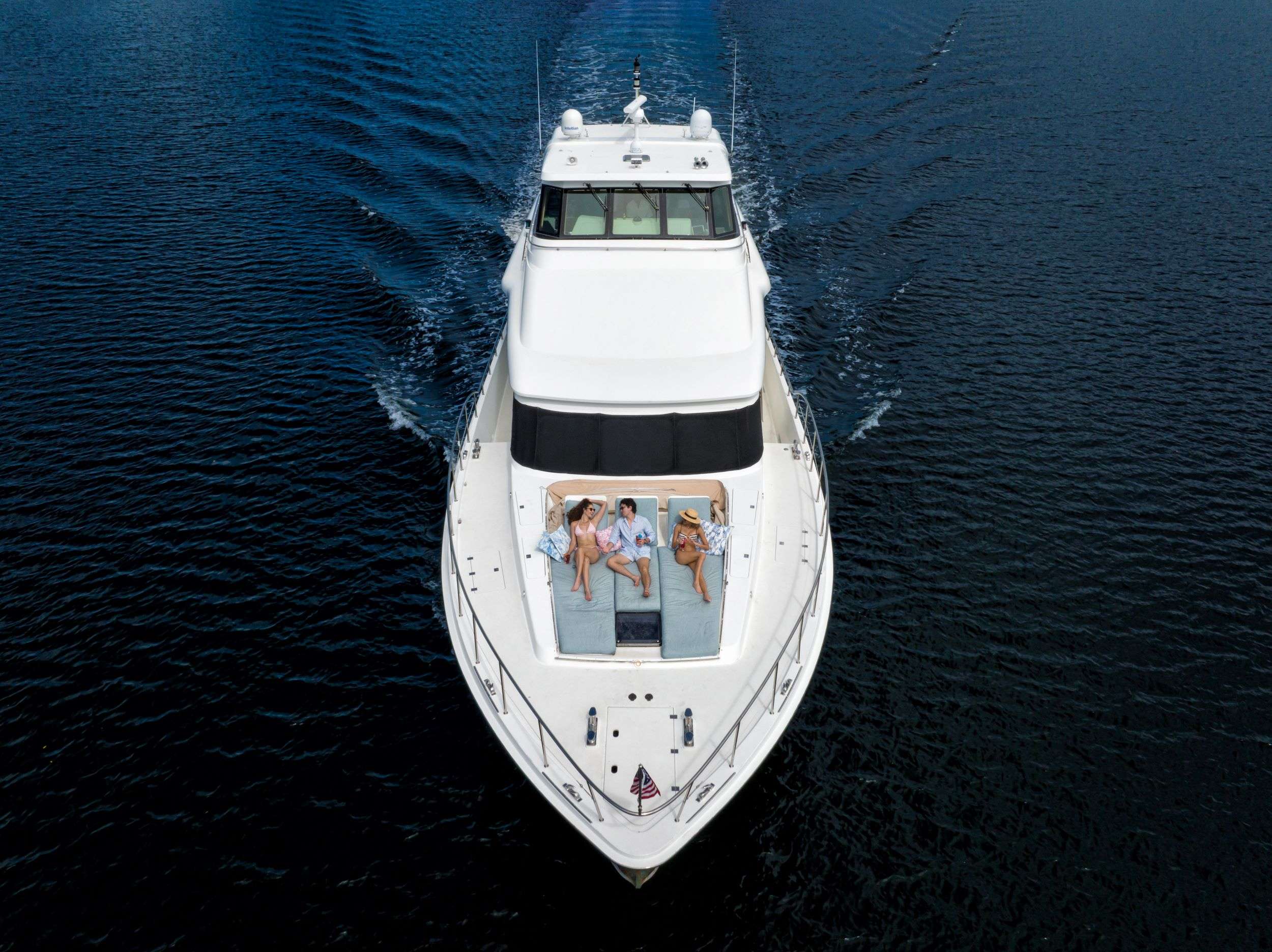 motor yacht EQUINOX X