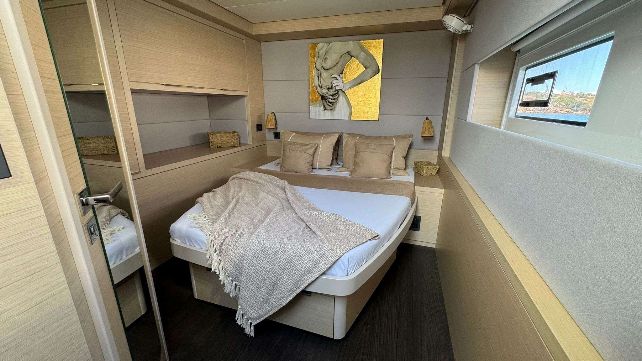 Guest cabin
