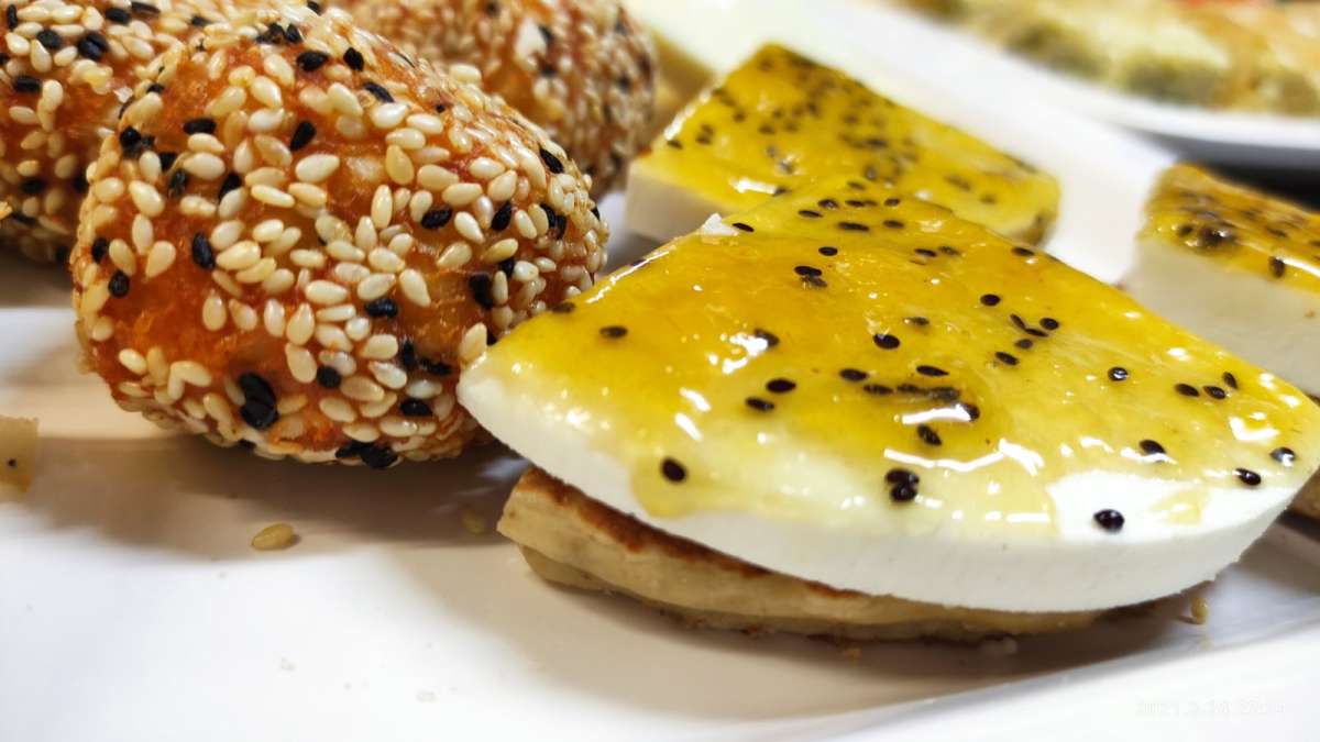 ADEL Sample Menu item