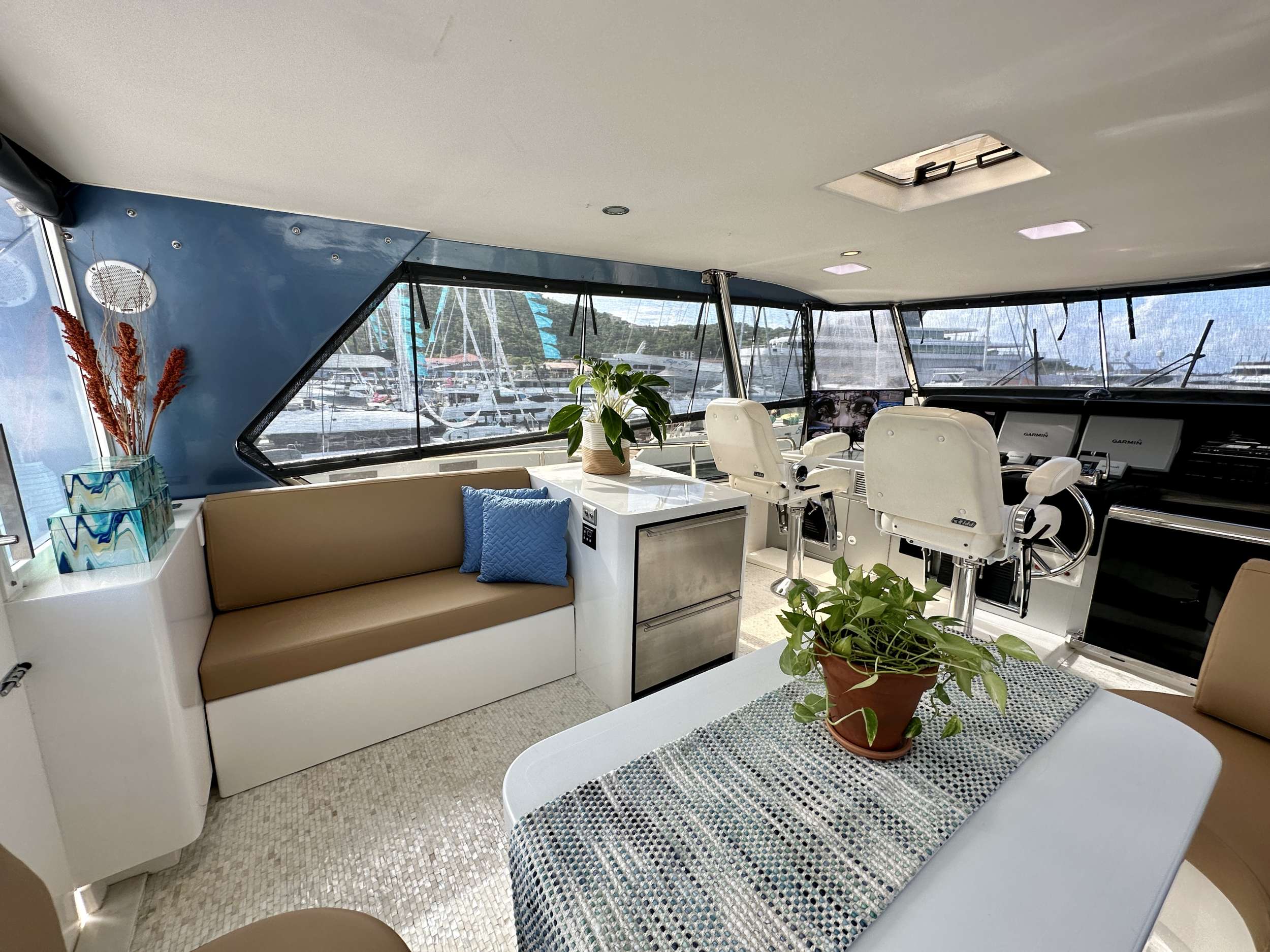 Flybidge and pilothouse interior