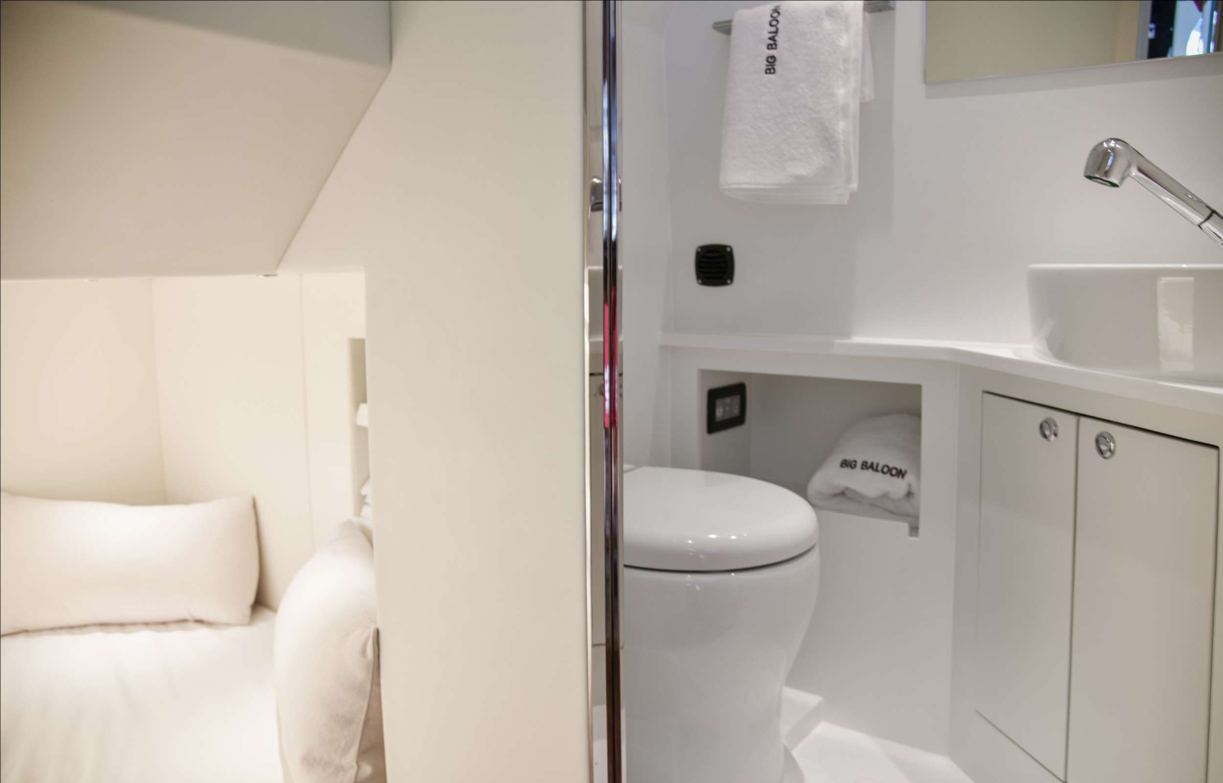 Cabin 1 - Bath