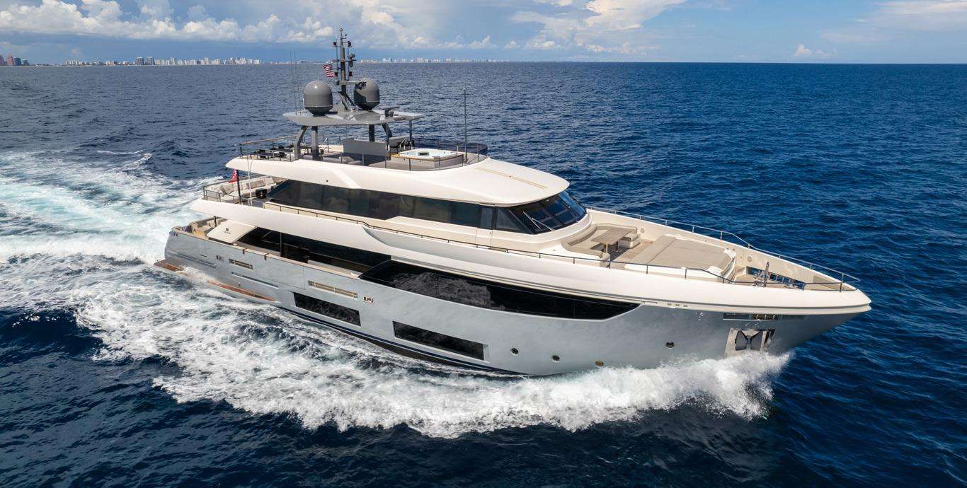 108′ Ferretti FIFI For Charter