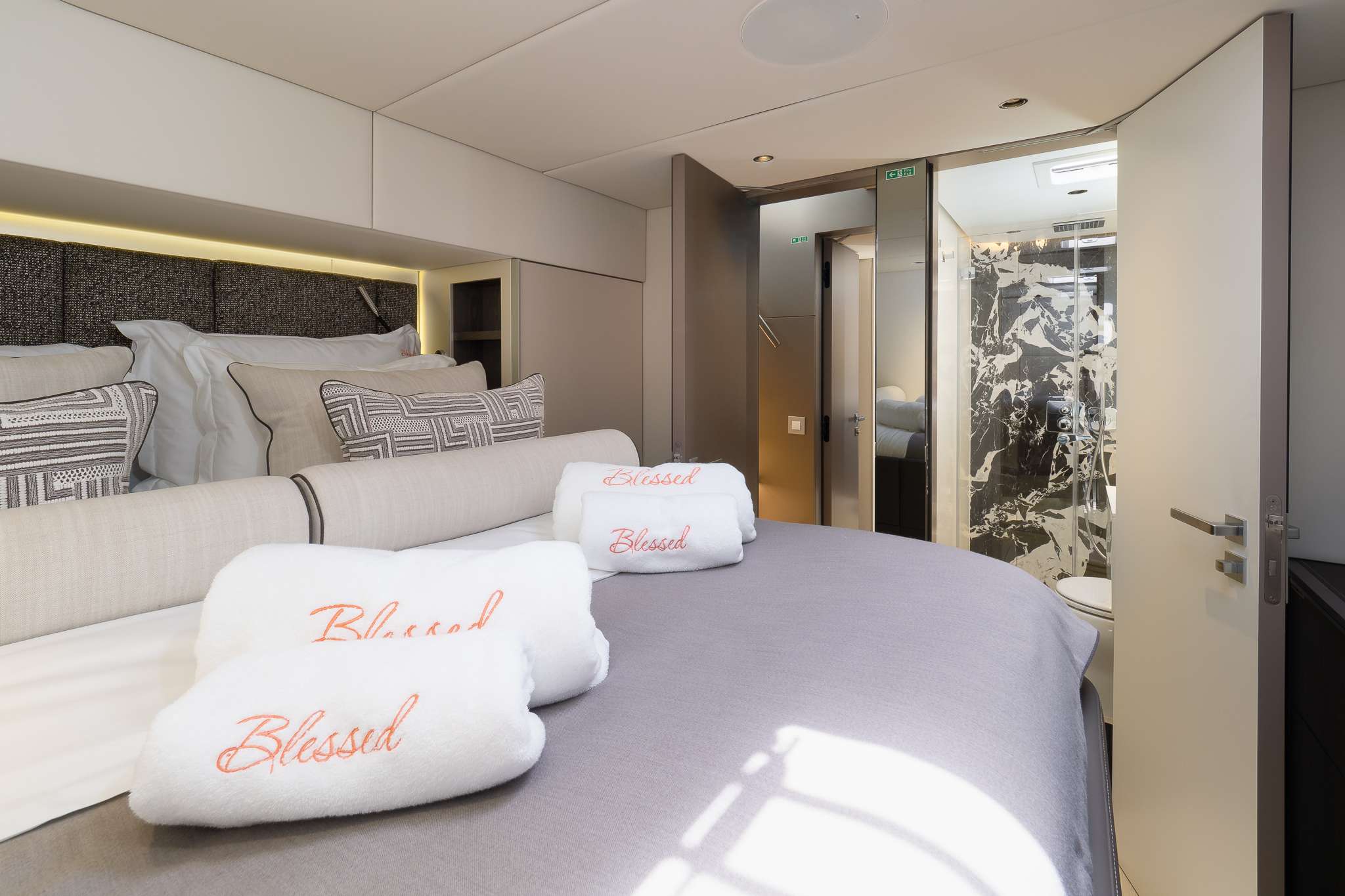 Sunreef 50  BLESSED Guest cabin