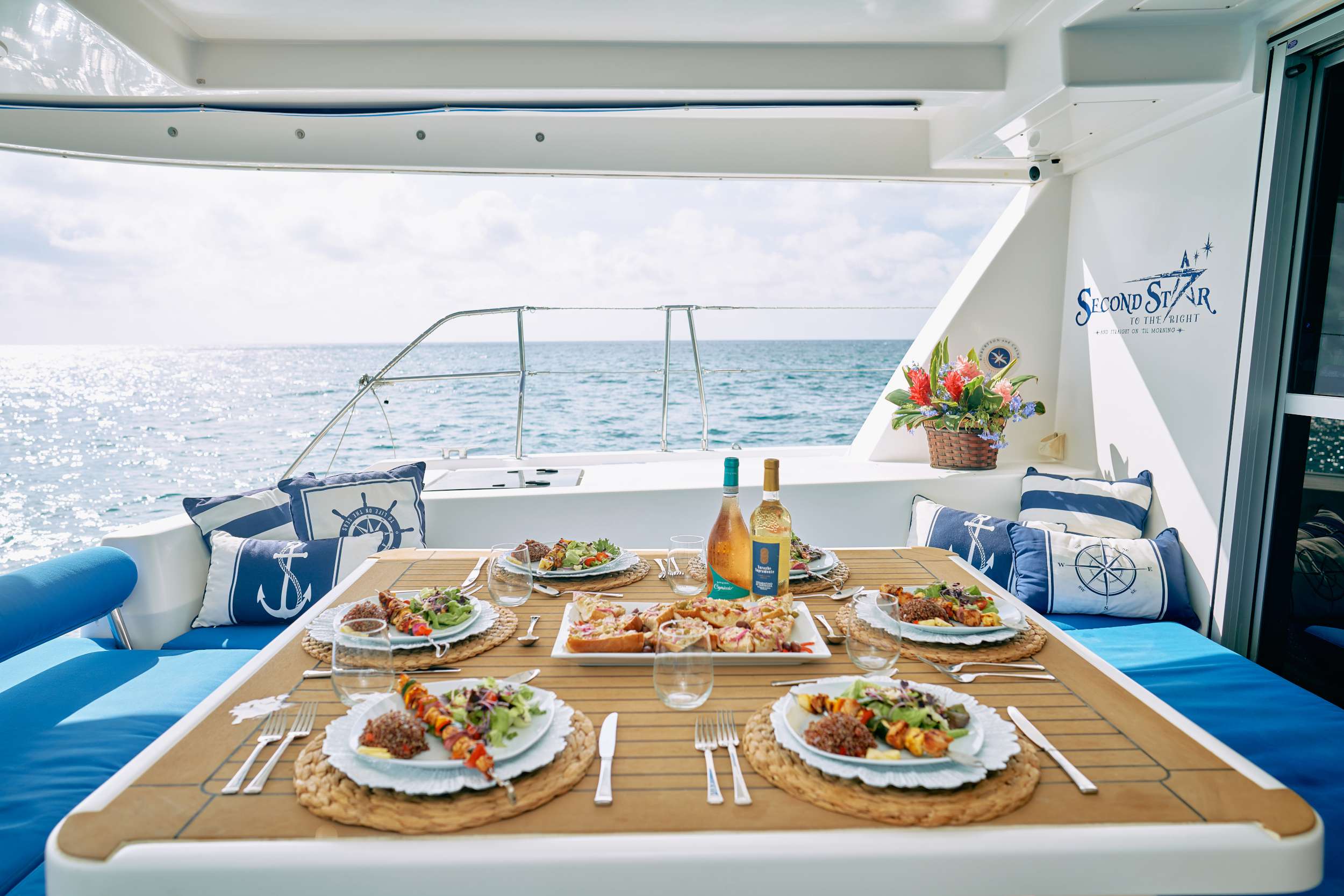 Aft Cockpit Dining
