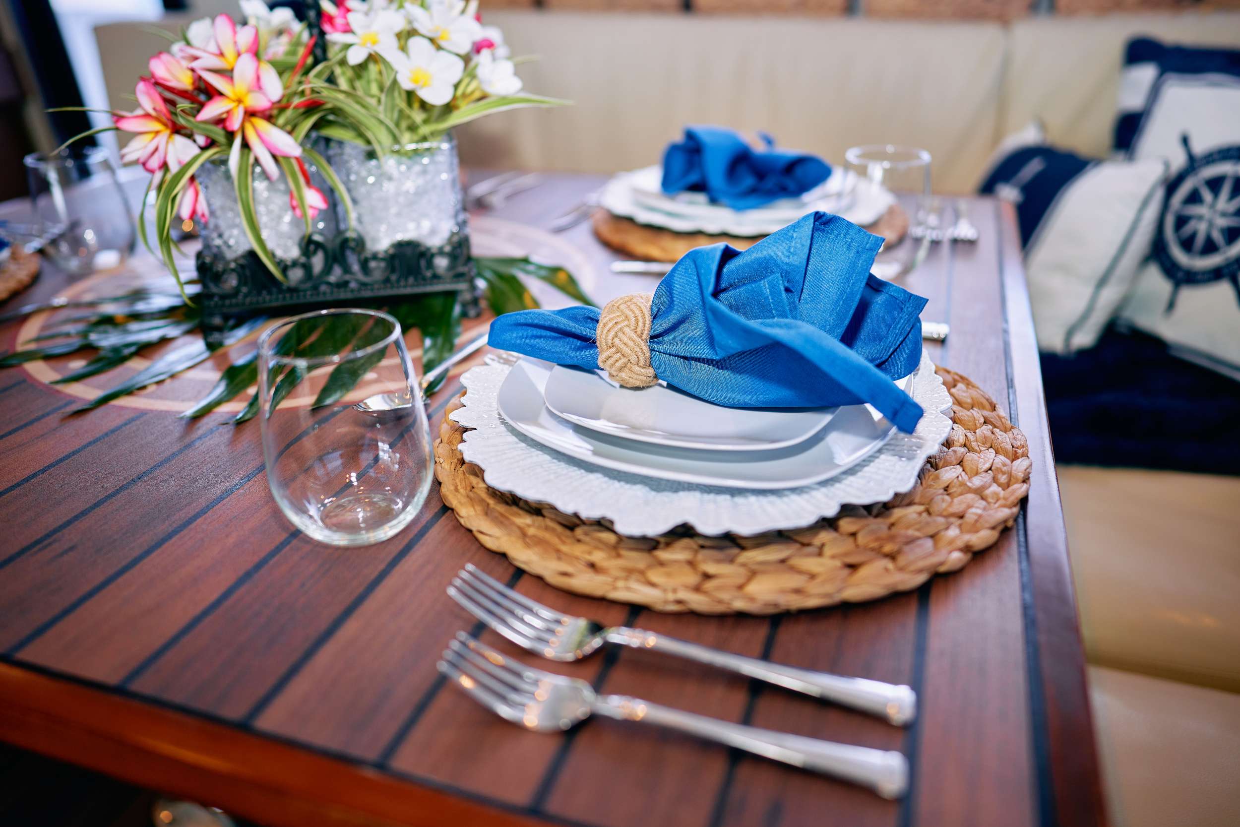 Main Salon Dining